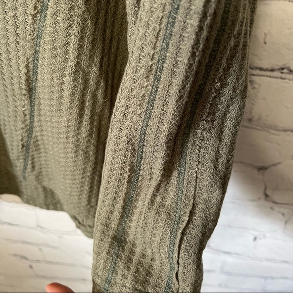 O’Neill Long Sleeve Waffle Knit Top Mickey Green Size Medium NWT - Picture 9 of 13